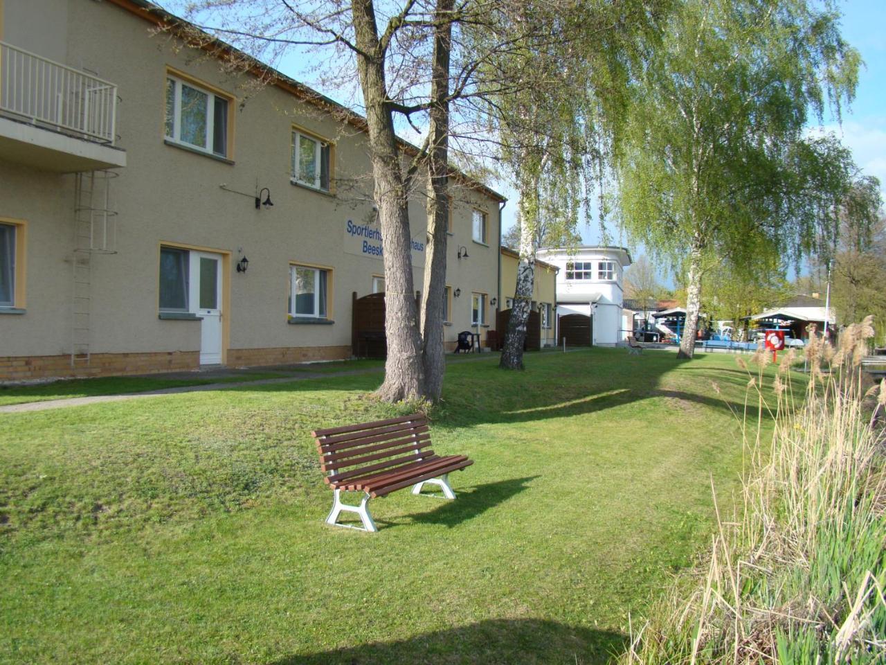 Boootshaus - Am Spreeufer Hotel Beeskow Bagian luar foto